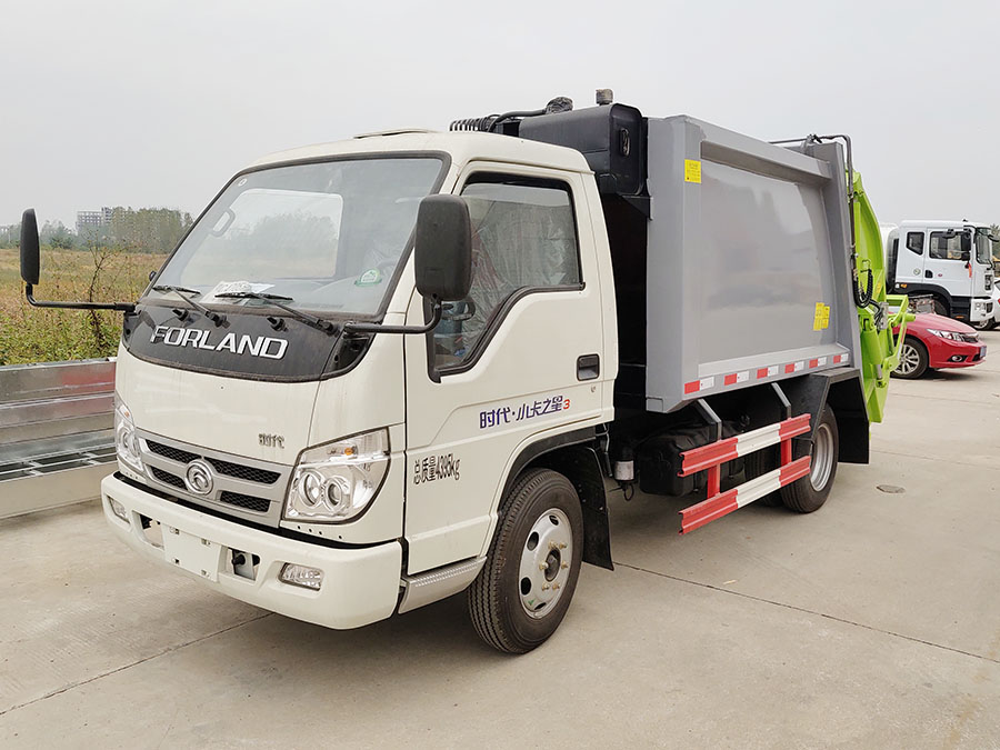 福田小卡4方壓縮式垃圾車